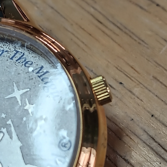 X Disney 25th anniversary of Walt Disney world. 2 hand quartz 1997 thank you - Picture 6 of 9